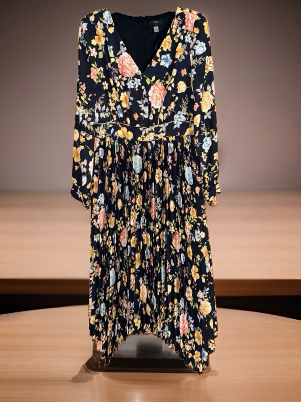 NWT Tahari Black Floral Pleated V-Neck Long Sleeve Dress w/Asymmetrical Hem-8